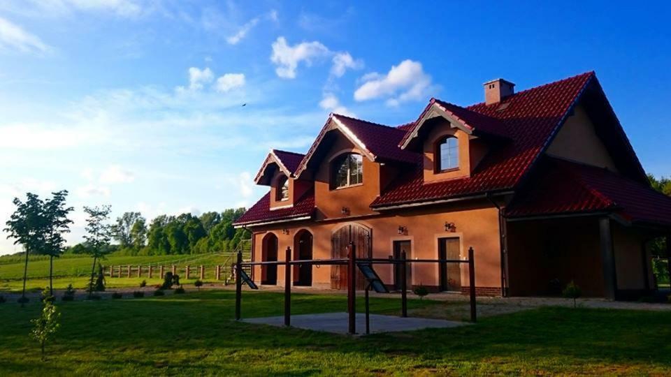 Pensjonat Enklawa Trzebnica Buitenkant foto